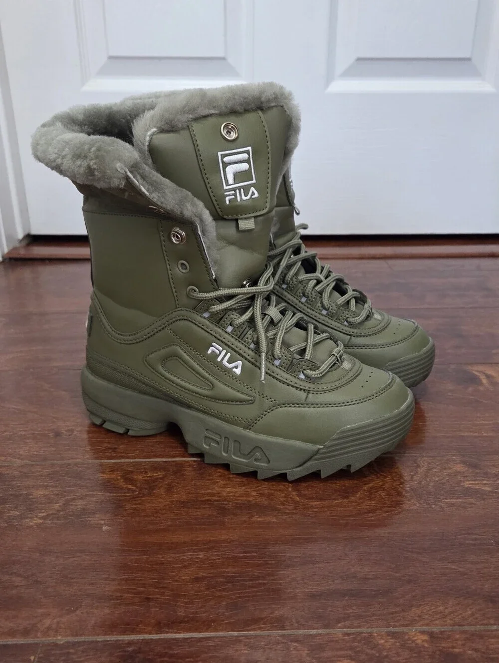 Fila Disruptor Shearling-lined Winter Boot in Olive Green Girls Size 4.5